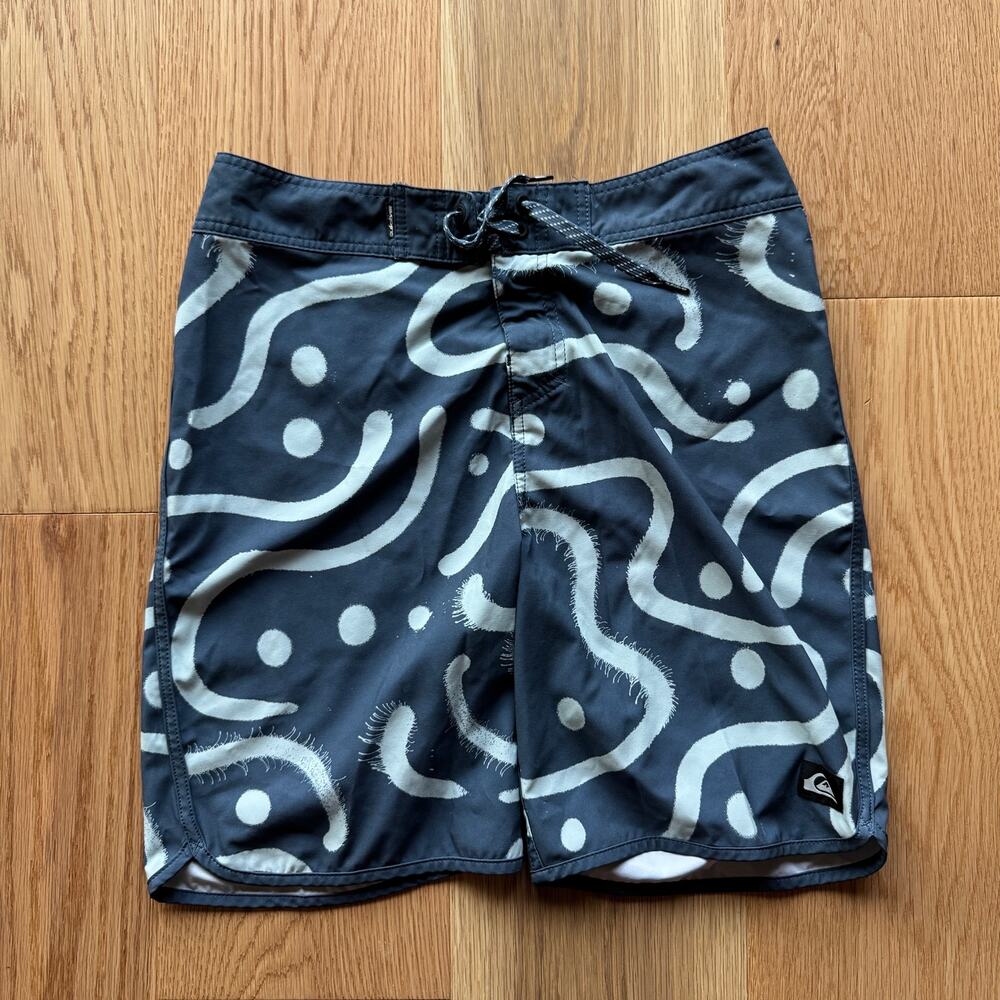 Quiksilver mens Boardshorts size 29